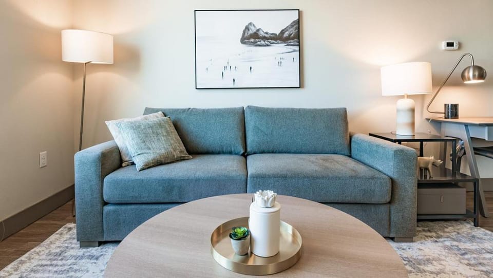 Landing Modern Apartment with Amazing Amenities (ID7430X94) Apartment in Loveland