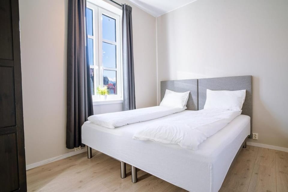 Seafront Apt. with Elevator and French Balcony Apartment in Bergen