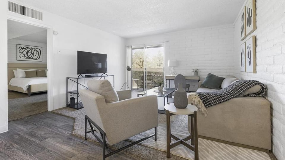 Landing Modern Apartment with Amazing Amenities (ID1378X720) Apartment in Tucson