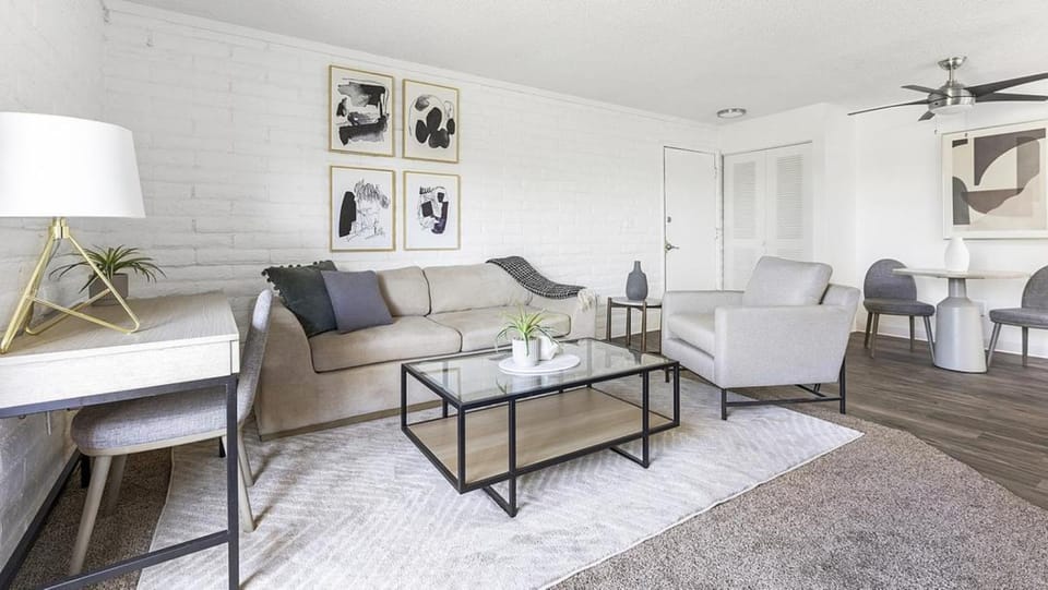 Landing Modern Apartment with Amazing Amenities (ID1378X720) Apartment in Tucson