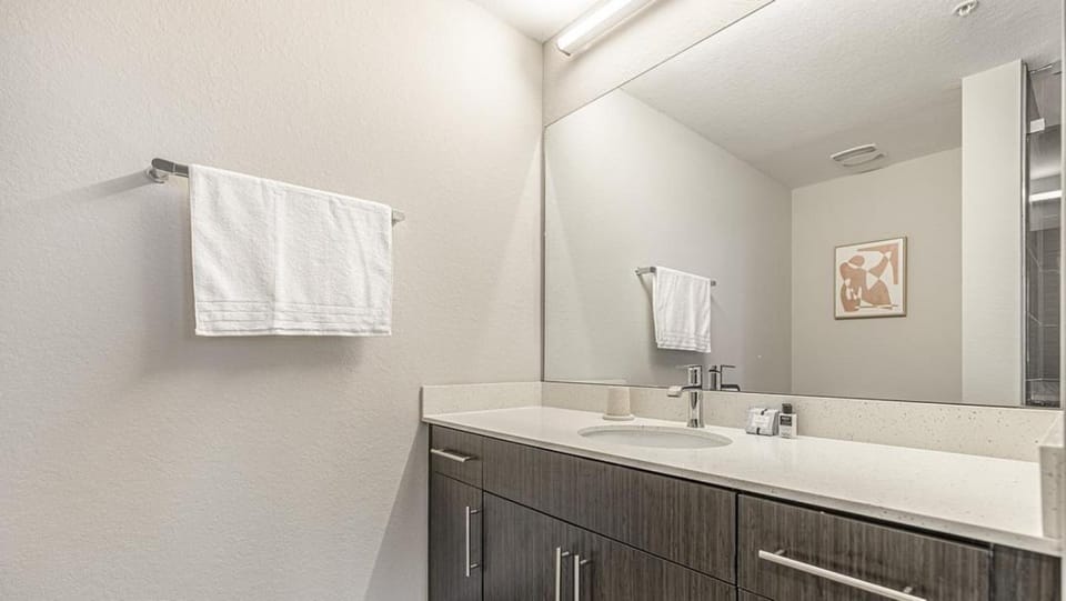 Landing Modern Apartment with Amazing Amenities (ID8510X58) Apartment in Lee County
