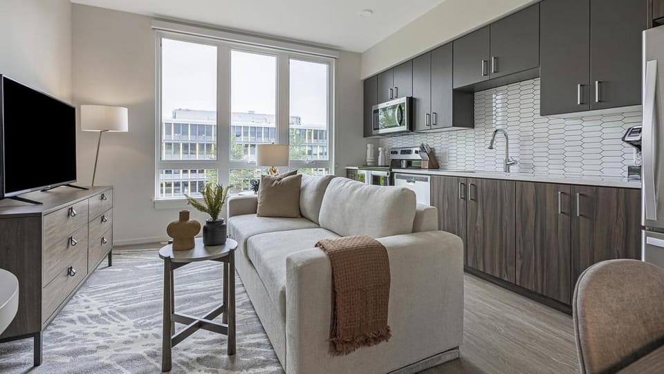 Landing Modern Apartment with Amazing Amenities (ID5061X56) Apartment in Portland