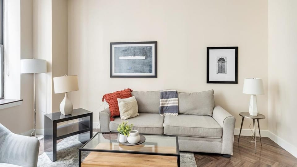 Landing Modern Apartment with Amazing Amenities (ID4643) Apartment in Windsor