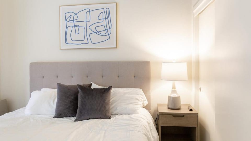 Landing Modern Apartment with Amazing Amenities (ID4083X87) Apartment in Emeryville
