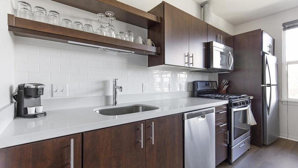 Landing Modern Apartment with Amazing Amenities (ID1357X457) Apartment in Vancouver