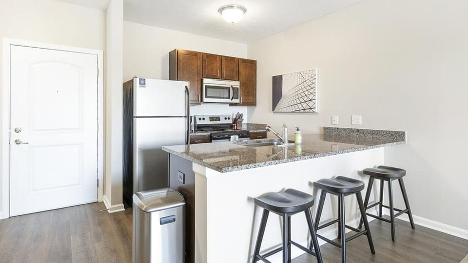 Landing Modern Apartment with Amazing Amenities (ID7866X62) Apartment in Worthington