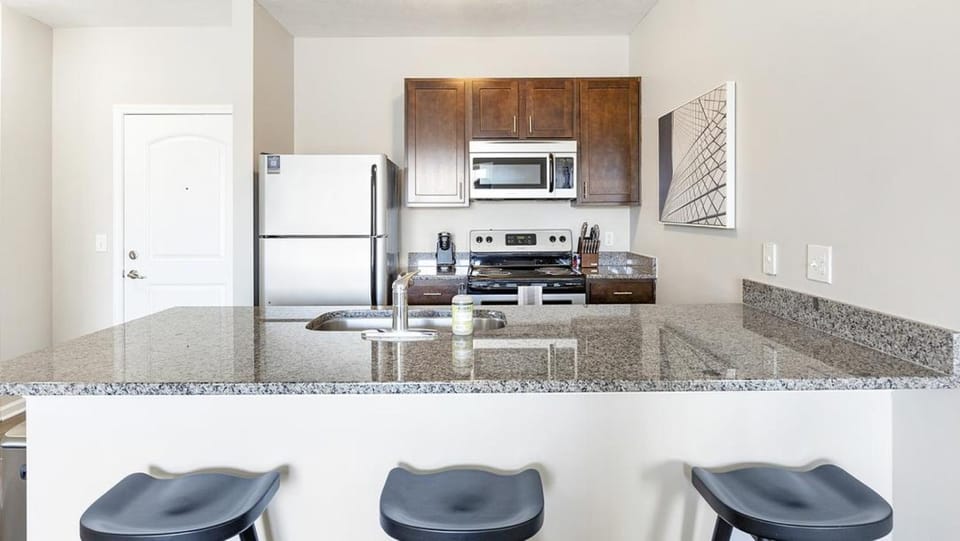 Landing Modern Apartment with Amazing Amenities (ID7866X62) Apartment in Worthington