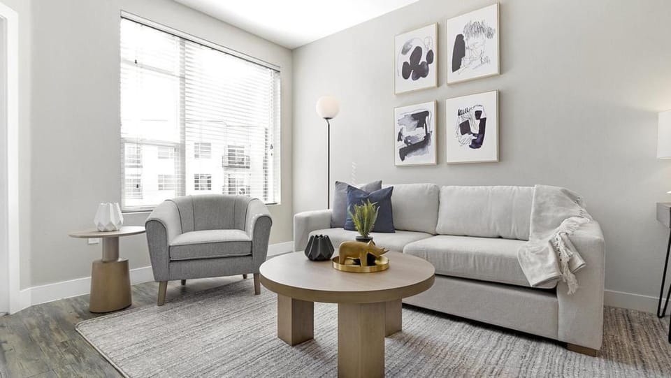 Landing Modern Apartment with Amazing Amenities (ID1004X503) Apartment in Denver