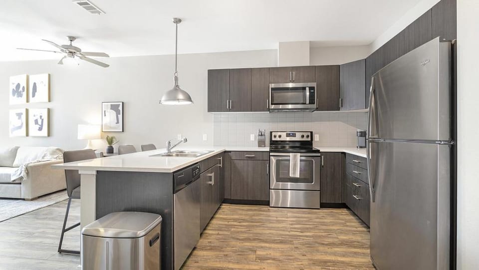 Landing Modern Apartment with Amazing Amenities (ID1004X503) Apartment in Denver