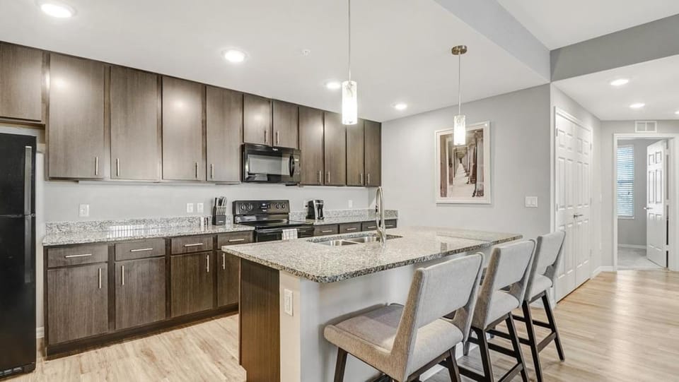 Landing Modern Apartment with Amazing Amenities (ID8394X24) Apartment in Cape Coral