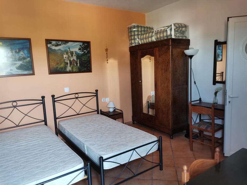 Mylos Garden Bed and Breakfast in Islands