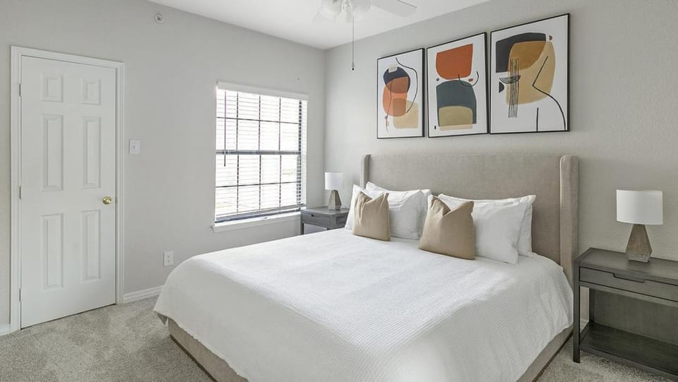 Landing Modern Apartment with Amazing Amenities (ID1242X397) Apartment in Irving