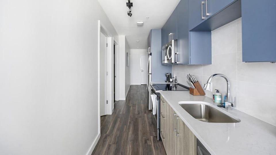 Landing Modern Apartment with Amazing Amenities (ID7407X75) Apartment in Nashville