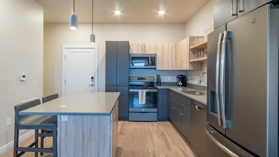 Landing Modern Apartment with Amazing Amenities (ID2709X55) Apartment in Salt Lake City