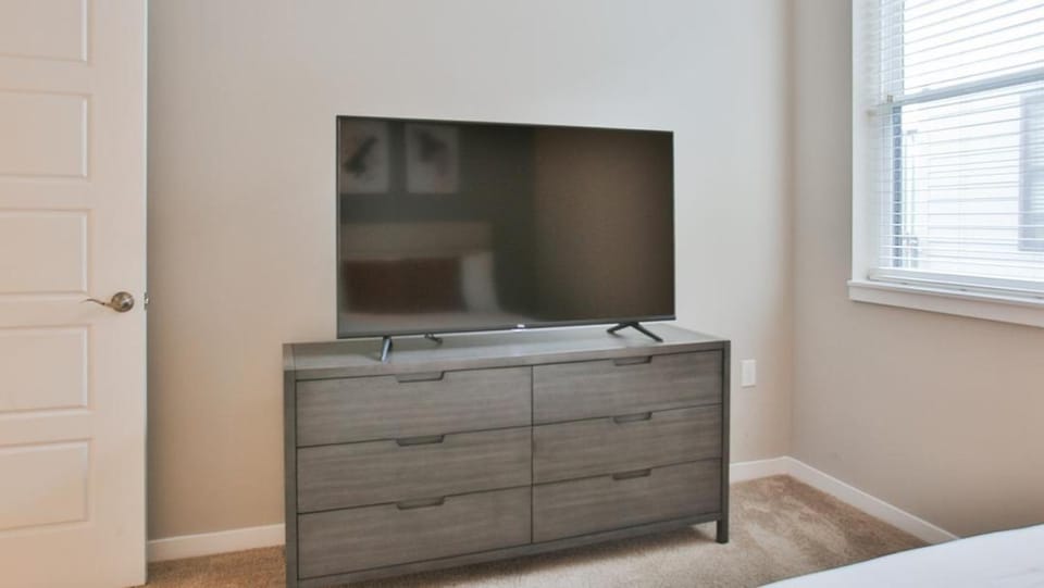Landing Modern Apartment with Amazing Amenities (ID8028X41) Apartment in Fort Wayne