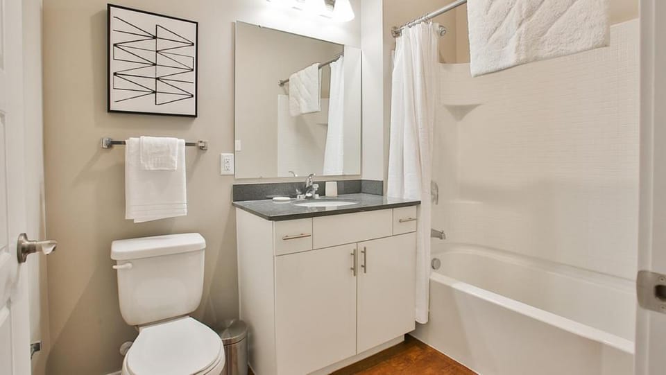 Landing Modern Apartment with Amazing Amenities (ID8028X41) Apartment in Fort Wayne