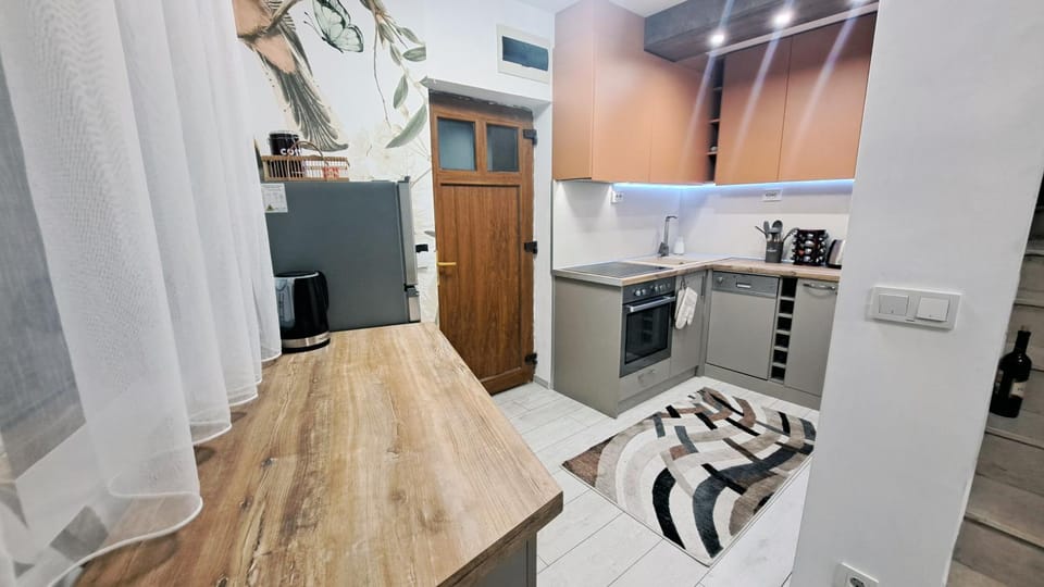 dishwasher, pet friendly, washing machine