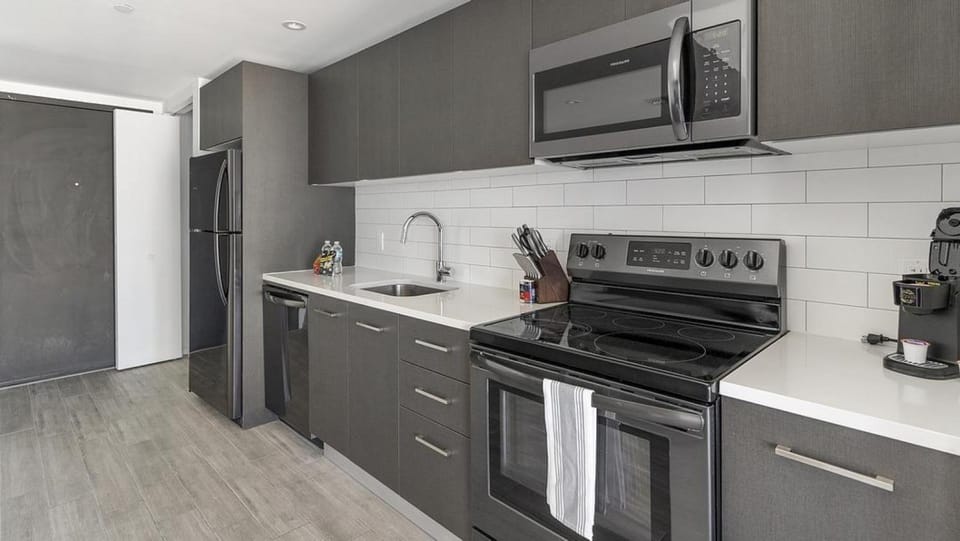 Landing Modern Apartment with Amazing Amenities (ID1897X65) Apartment in Fort Lauderdale