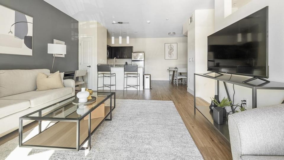 Landing Modern Apartment with Amazing Amenities (ID1167X770) Apartment in Henderson