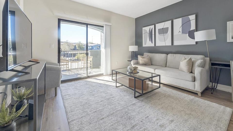 Landing Modern Apartment with Amazing Amenities (ID1167X770) Apartment in Henderson