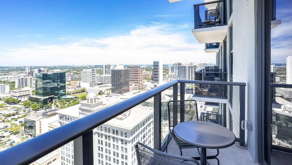 Landing Modern Apartment with Amazing Amenities (ID870) Apartment in Fort Lauderdale