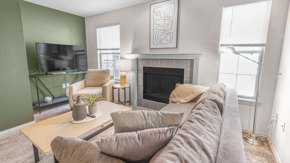 Landing Modern Apartment with Amazing Amenities (ID9304X07) Apartment in Wichita