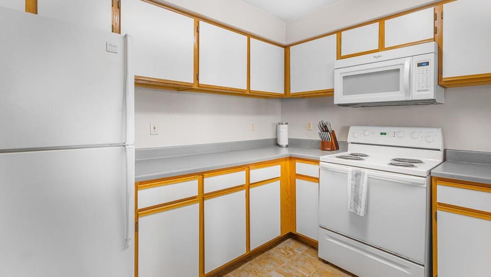 Landing Modern Apartment with Amazing Amenities (ID9304X07) Apartment in Wichita