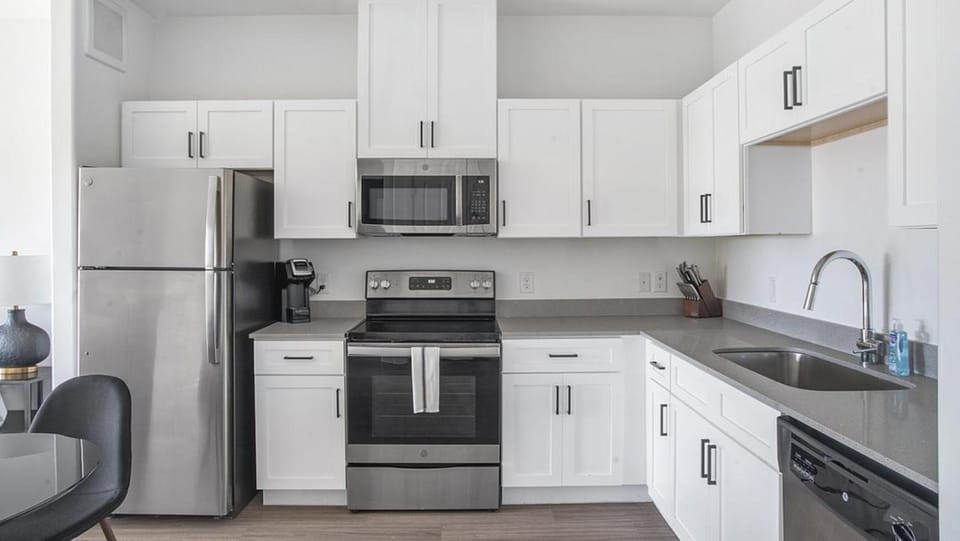 Landing Modern Apartment with Amazing Amenities (ID5327X65) Apartment in Windemere
