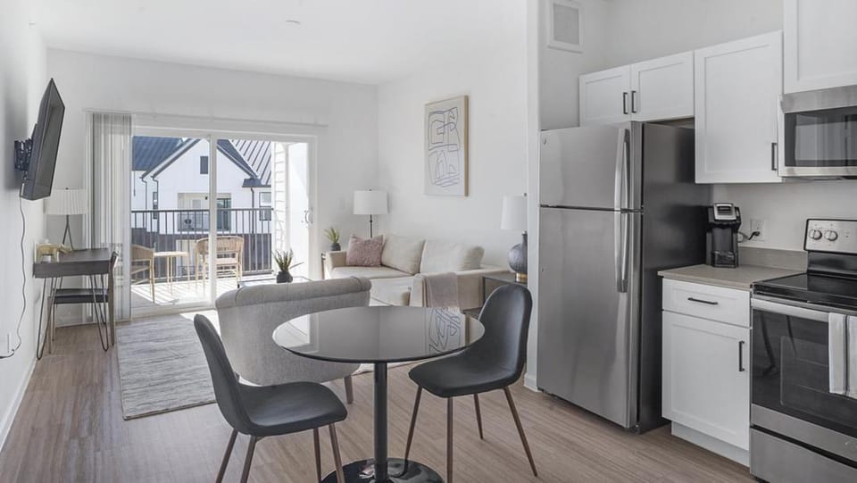 Landing Modern Apartment with Amazing Amenities (ID5327X65) Apartment in Windemere