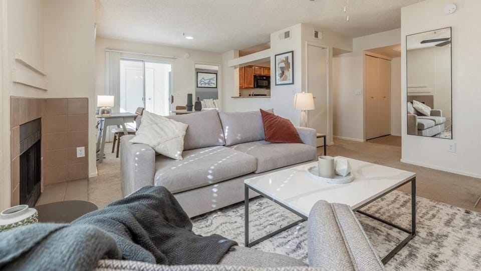 Landing Modern Apartment with Amazing Amenities (ID8086X72) Apartment in Scottsdale