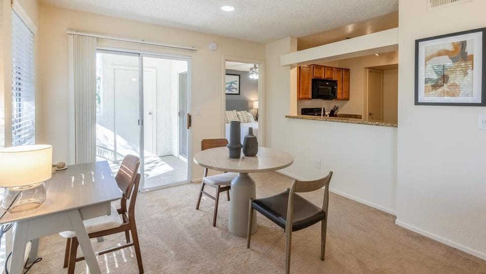 Landing Modern Apartment with Amazing Amenities (ID8086X72) Apartment in Scottsdale