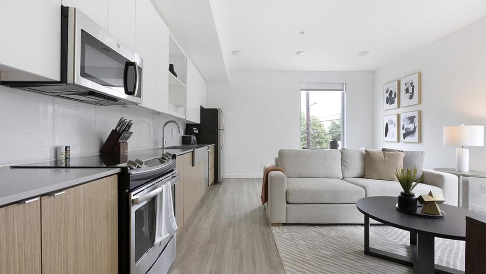 Landing Modern Apartment with Amazing Amenities (ID9822X42) Apartment in Portland
