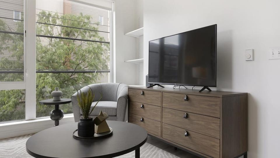 Landing Modern Apartment with Amazing Amenities (ID9822X42) Apartment in Portland