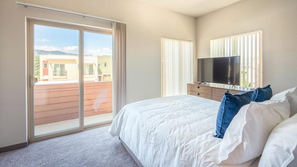 Landing Modern Apartment with Amazing Amenities (ID6995X68) Apartment in Boulder