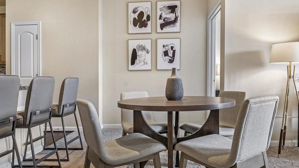 Landing Modern Apartment with Amazing Amenities (ID8354X41) Apartment in Catoctin