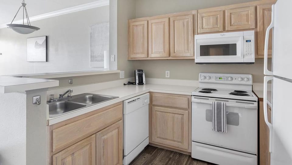 Landing Modern Apartment with Amazing Amenities (ID8382X95) Apartment in Tulsa