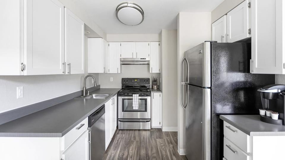 Landing Modern Apartment with Amazing Amenities (ID9058X88) Apartment in Vancouver