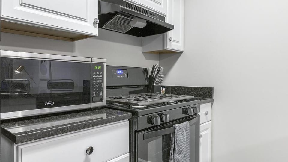 Landing Modern Apartment with Amazing Amenities (ID5744X73) Apartment in Indianapolis