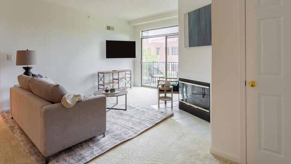Landing Modern Apartment with Amazing Amenities (ID7433X30) Apartment in Indianapolis