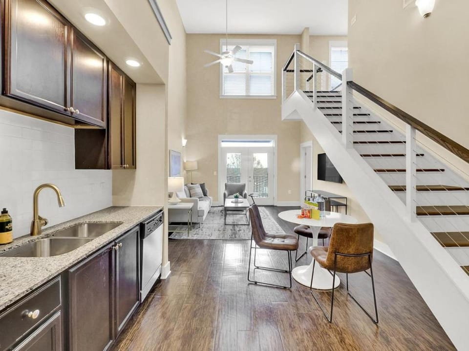 Landing Modern Apartment with Amazing Amenities (ID7826) Apartment in Raleigh