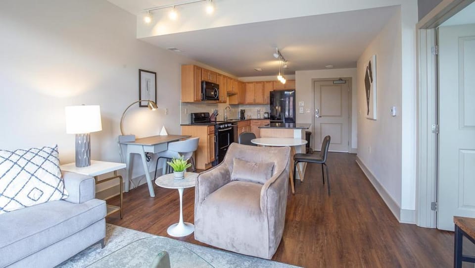 Landing Modern Apartment with Amazing Amenities (ID4566X63) Apartment in Windsor