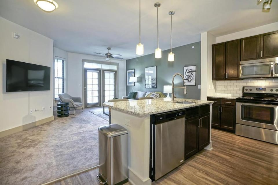 Landing Modern Apartment with Amazing Amenities (ID886) Apartment in Vestavia Hills