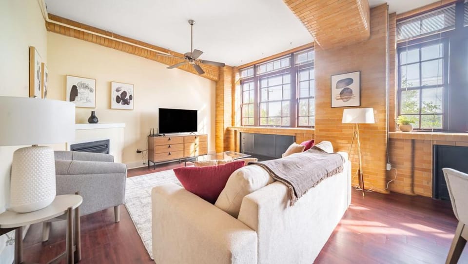 Landing Modern Apartment with Amazing Amenities (ID1214X607) Apartment in Cleveland Heights