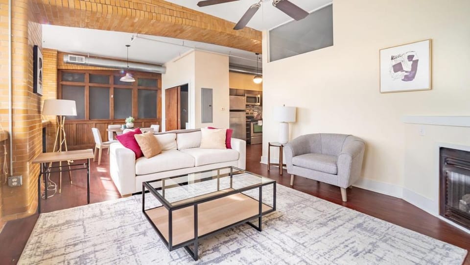 Landing Modern Apartment with Amazing Amenities (ID1214X607) Apartment in Cleveland Heights