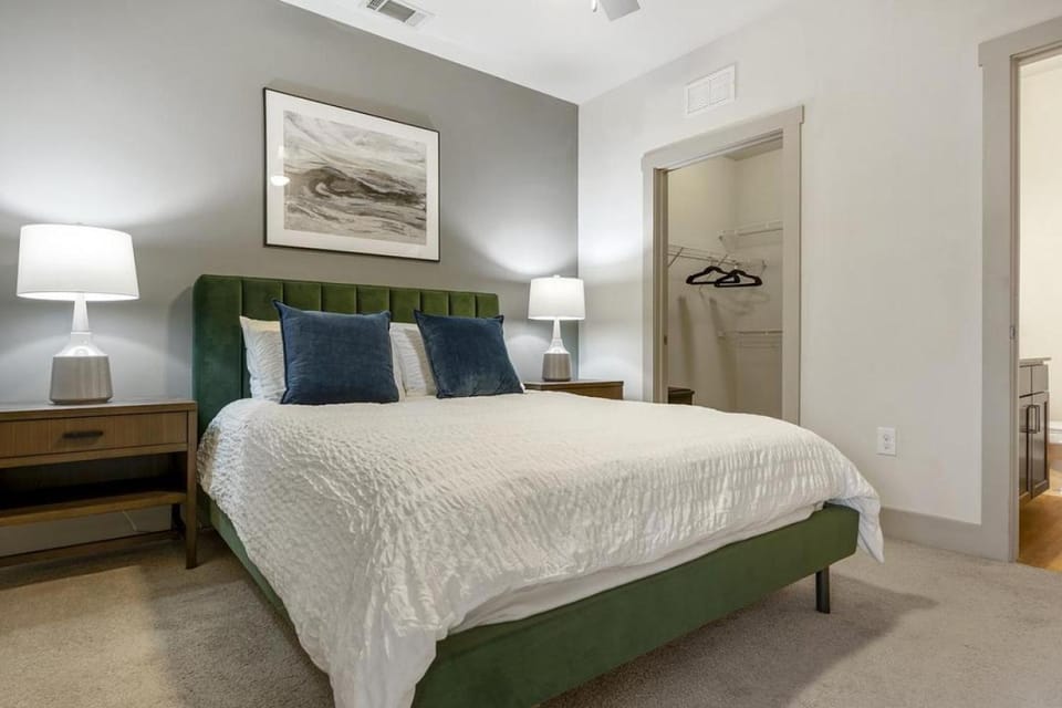 Landing Modern Apartment with Amazing Amenities (ID887) Apartment in Vestavia Hills