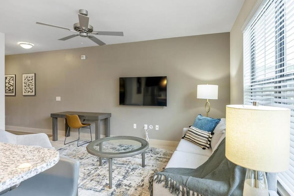Landing Modern Apartment with Amazing Amenities (ID887) Apartment in Vestavia Hills