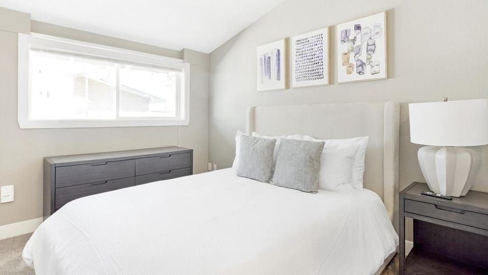 Landing Modern Apartment with Amazing Amenities (ID6199X15) Apartment in Longmont