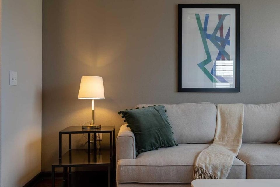 Landing Modern Apartment with Amazing Amenities (ID3752X32) Apartment in Lake Austin