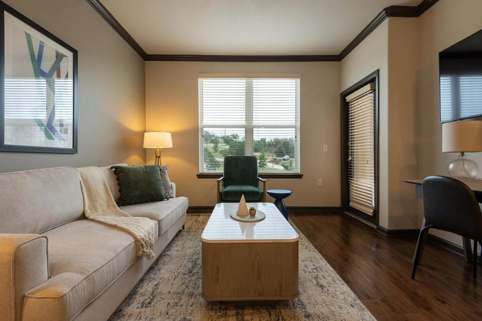 Landing Modern Apartment with Amazing Amenities (ID3752X32) Apartment in Lake Austin