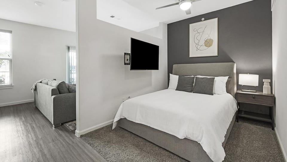 Landing Modern Apartment with Amazing Amenities (ID1013X758) Apartment in Windemere